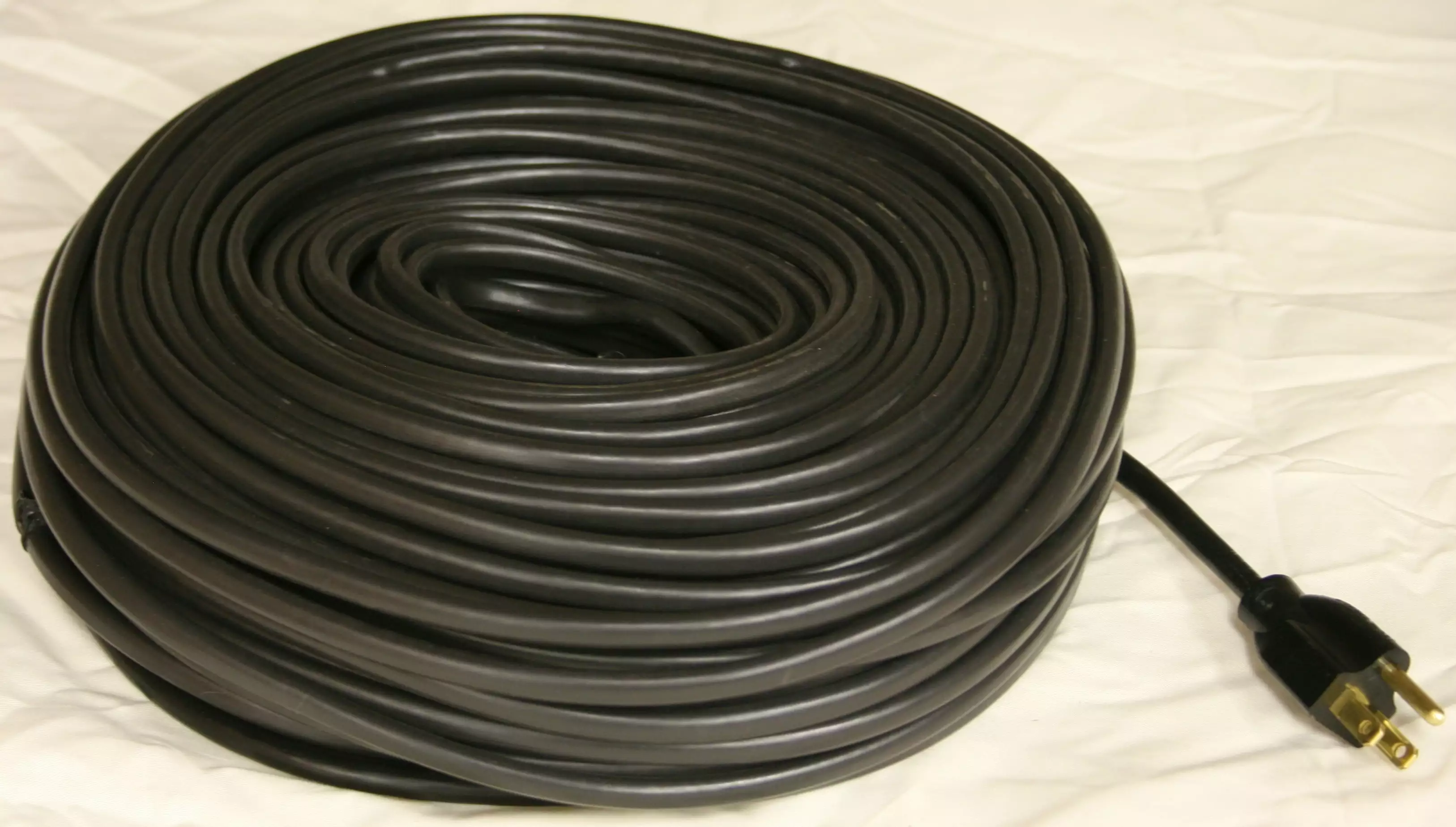 14176 175 Ft 875W 120V Black Heat Cable Wrap-On