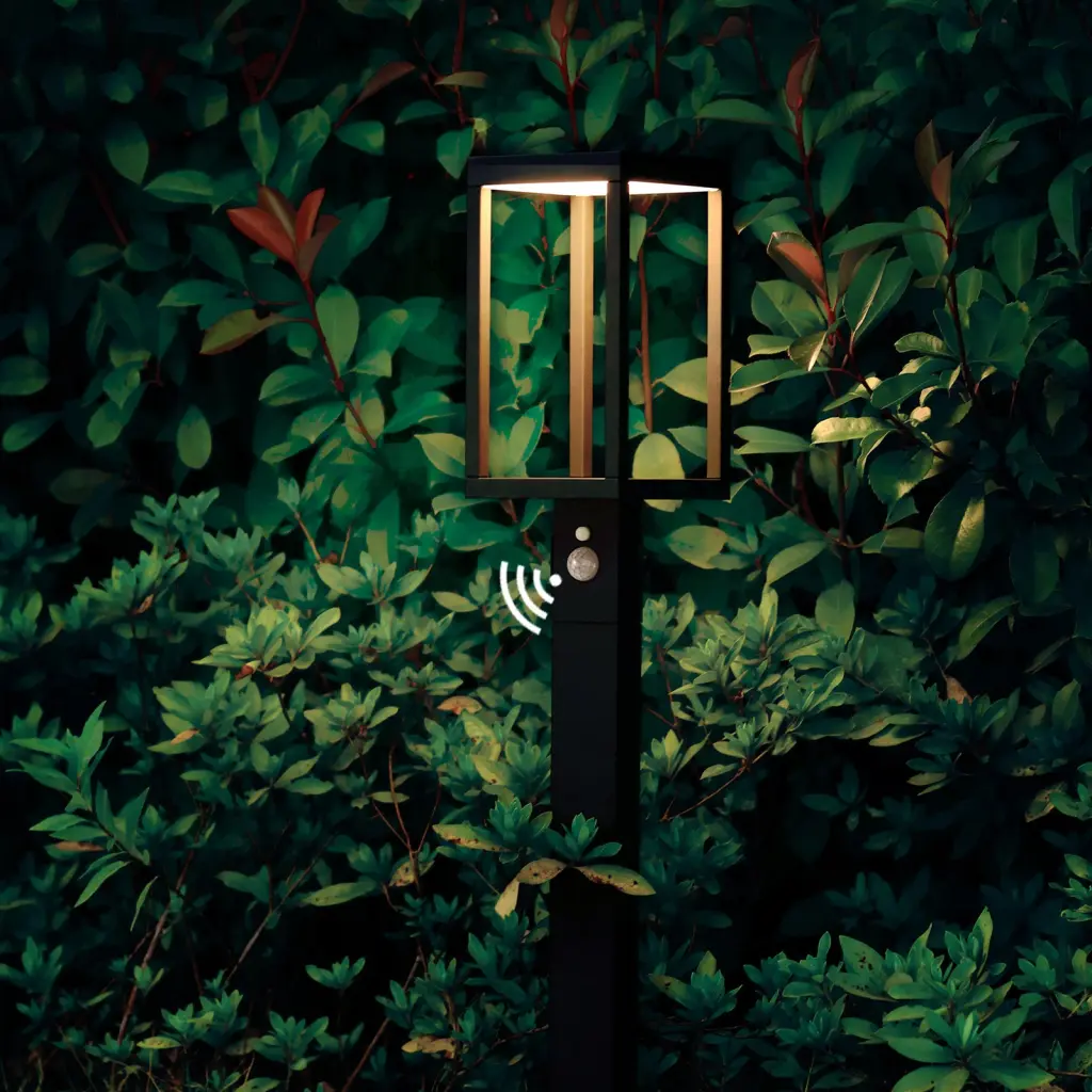 Solar Outdoor Light Pathway Dusk to Dawn Garden Lighting Black Metal Frame w2181